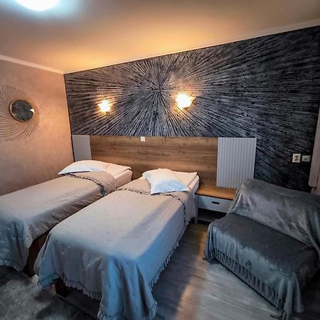 Hotel Dorobanti ヤシ エクステリア 写真