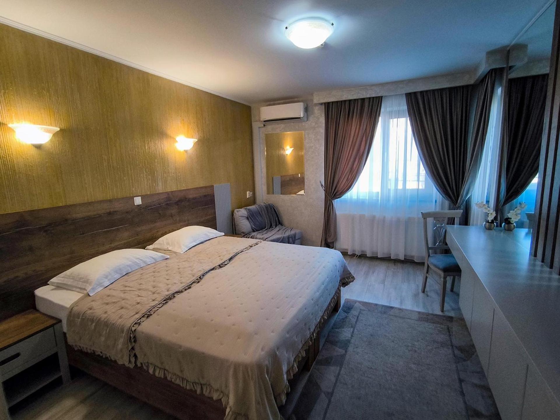 Hotel Dorobanti ヤシ エクステリア 写真