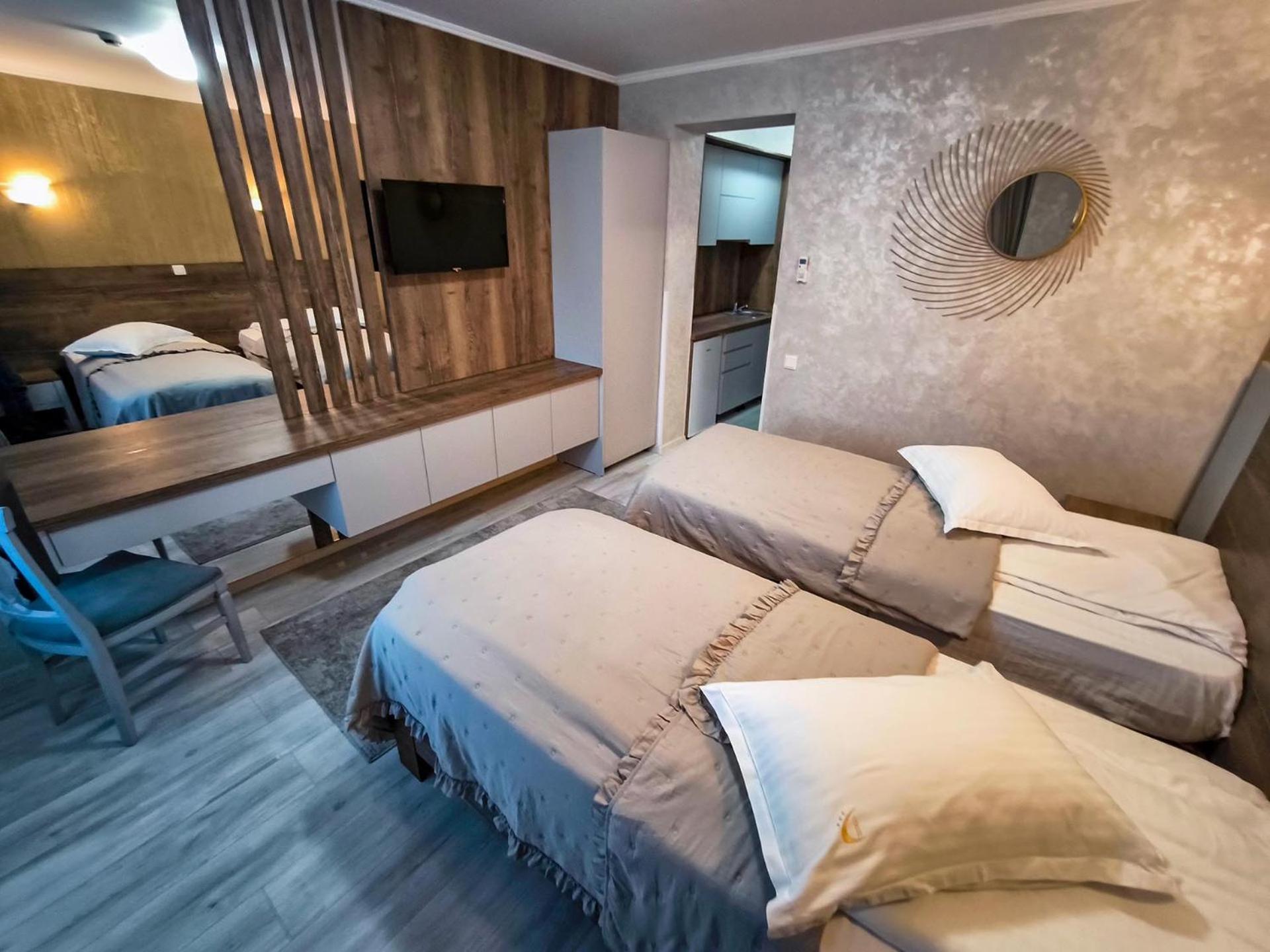 Hotel Dorobanti ヤシ エクステリア 写真